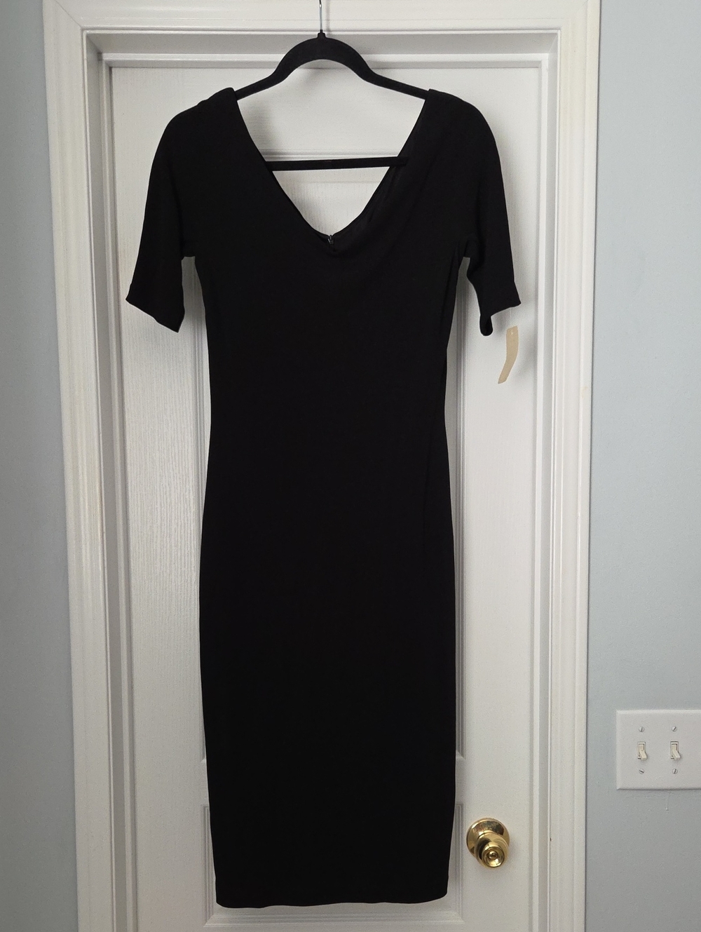 NWT Laundry By Shelli Segal "Core" Black V-Neck Midi Dress